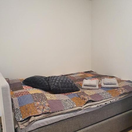 Moderni, Viihtyisae Pikkukaksio Saunalla Pori Extérieur photo